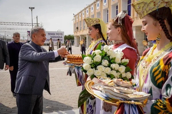 Rais of Tatarstan arrives on a working visit to Uzbekistan