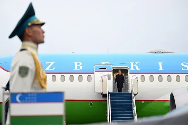 Ўзбекистон Президенти амалий ташриф билан Қозоғистонга келди
