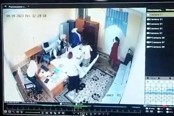 Прокуратура возбудила уголовное дело по факту избиения учительниц в одной из школ Сурхандарьи