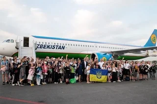 Bir guruh ukrainalik bolalar dam olish va sog‘lomlashtirish uchun Toshkentga yetib keldi