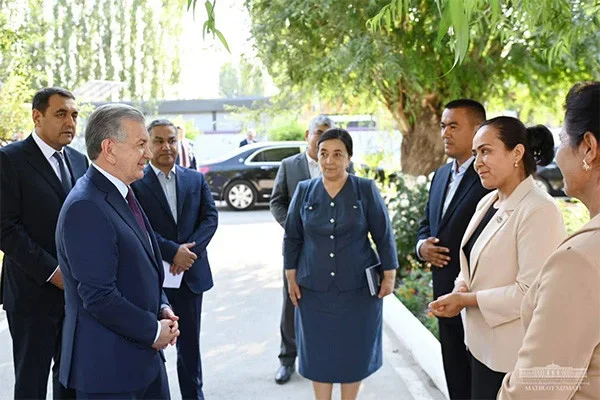 Uzbek President familiarizes himself with life in mahalla in Bagdad district