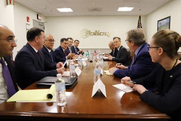 Vladimir Norov holds talks with US Deputy Secretary of Defense