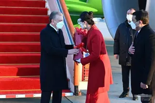 Shavkat Mirziyoyev arrives in Beijing