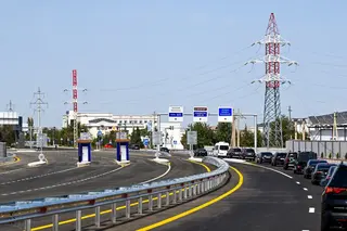 Мирзиёев ознакомился с платной дорогой Ургенч–Хива