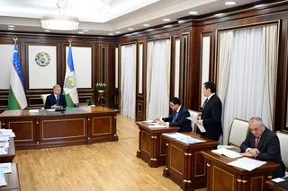 Temir yo‘l sohasini rivojlantirish va modernizatsiya qilish rejalari yuzasidan ma’lumot berildi