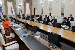 Uzbekistan and Russia Discuss Launch of AgroEkspress Rail Transport