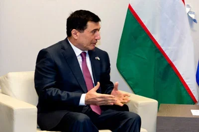 Uzbek envoy hands over credential to Dutch King
