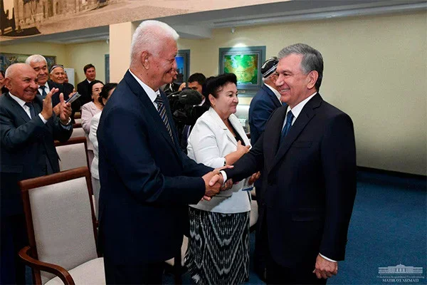 Президент встретился с ферганской интеллигенцией