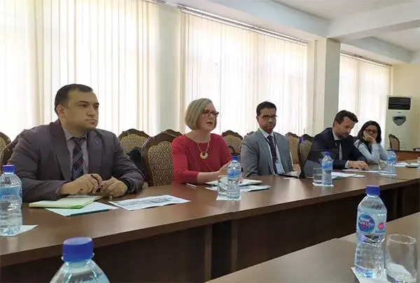 АБР поможет привлечь дополнительные инвестиции на строительство и содержание школ путем ГЧП