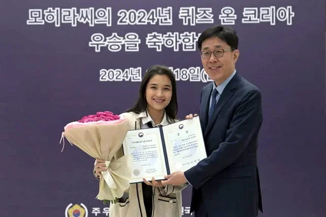 A representative from Uzbekistan wins the "Quiz on Korea"