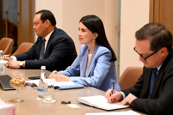 Помощник Президента встретилась с послом КНР в Узбекистане