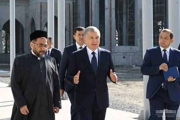 Президент прибыл в Самарканд