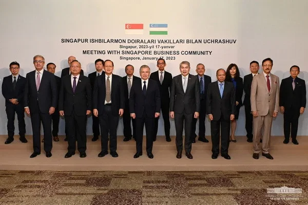 President of Uzbekistan visits the school named after Lee Kuan Yew and held a meeting with the business community of Singapore