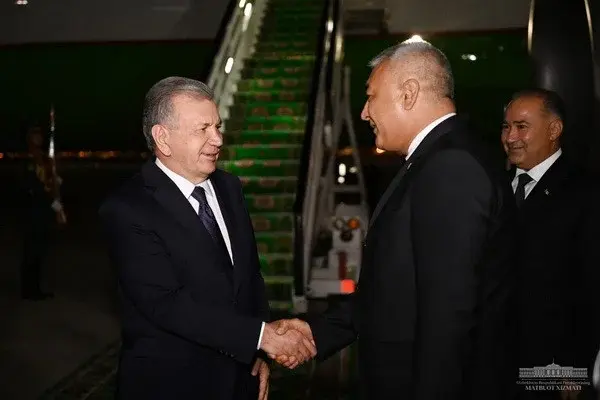 Uzbek President arrives in Ashgabat
