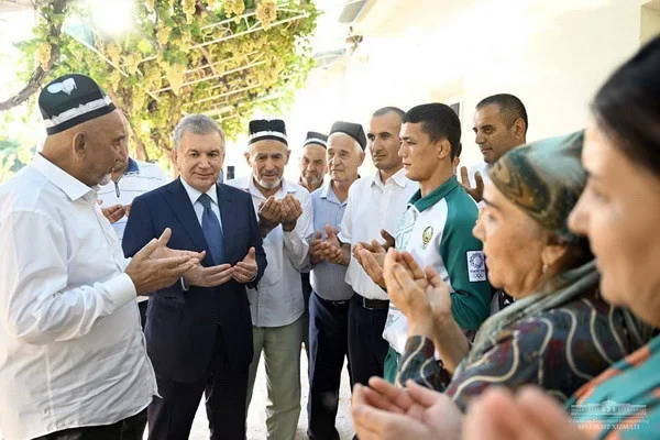 Президент посетил махаллю в Ромитане