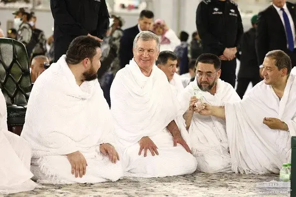 Shavkat Mirziyoyev visits the Holy Ka`bah