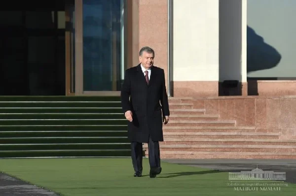 Шавкат Мирзиёев отбыл в Санкт-Петербург