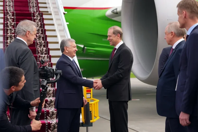Президент Узбекистана прибыл в Санкт-Петербург