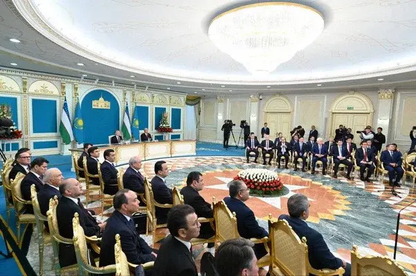 Давлат раҳбарлари қўшма лойиҳаларни ишга тушириш маросимида иштирок этдилар