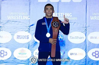 Aytjan Xalmaxanov ikkinchi bor jahon chempionligini qoʻlga kiritdi