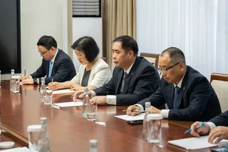 Issues related to the procurement and delivery of freight and passenger trains to Uzbekistan discussed