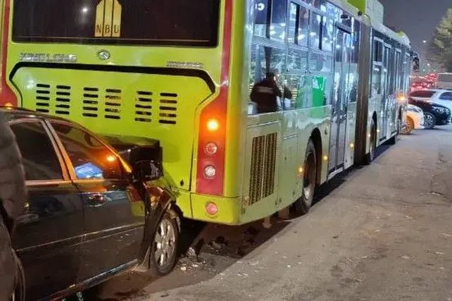 Toshkentda avtobus va yengil avtomobil ishtirokida YTH sodir bo‘ldi