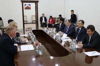 Витебская и Кашкадарьинская области планируют сотрудничество в сферах онкологии и детской хирургии