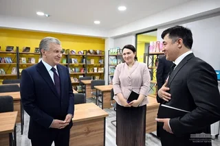 Президент замонавий мактабдаги шароитларни кўздан кечирди