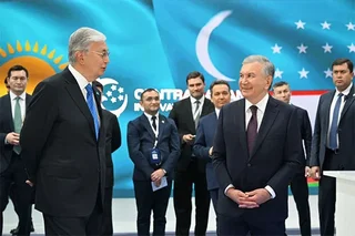 Президенты Узбекистана и Казахстана посетили выставку цифровых технологий и ИИ AlmatyFair.ai