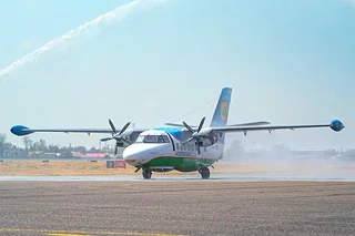 LET L-410 русумли иккинчи самолёт Ўзбекистонга етиб келди