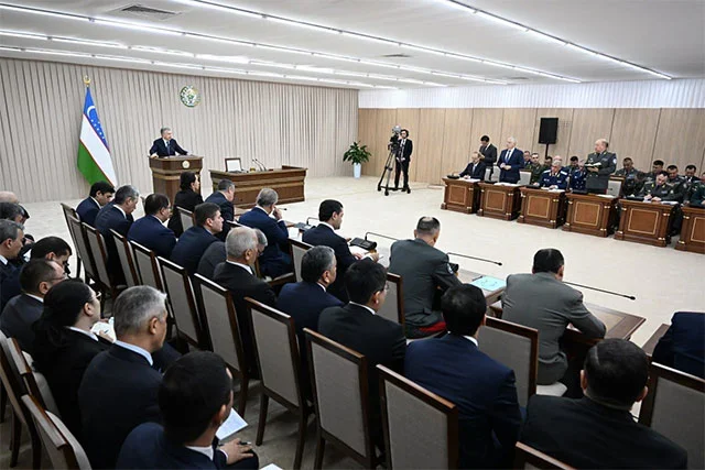 Шавкат Мирзиёев провёл совещание по вопросам обороноспособности Узбекистана