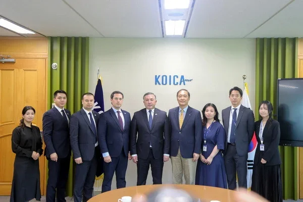 A delegation of Uzbekistan holds a meeting with the President of KOICA