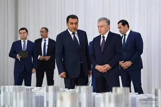 Uzbek President inspects the construction of a new neighborhood in Ferghana