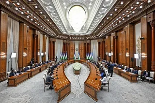 Президент Шавкат Мирзиёев начал встречу с представителями малого и среднего бизнеса