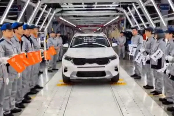 В Узбекистане начали производить Kia Sonet