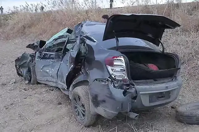 Хоразм вилоятида автомобиль йўловчи поезд билан тўқнашди, ҳайдовчи шифохонага ётқизилди