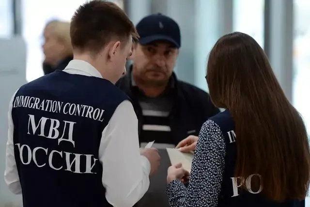 Russia expands border checks of electronic devices