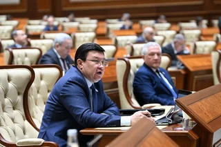 Yalpi majlisda “Shaharsozlik renovatsiyasi to‘g‘risida”gi Qonun ko‘rib chiqildi
