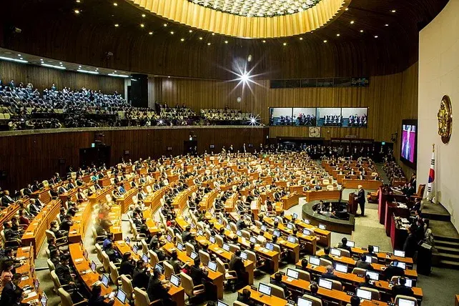 Парламент Южной Кореи проголосовал за отмену военного положения