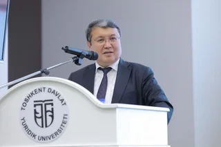 Адлия вазири ёш ҳуқуқшунослар билан учрашади