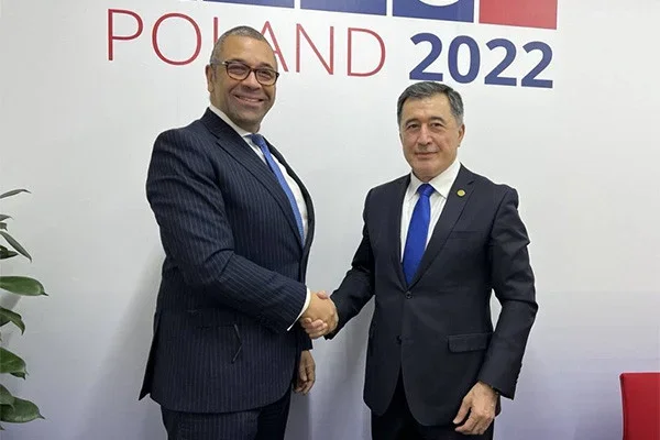 Uzbek Foreign Minister holds talks with a British delegation