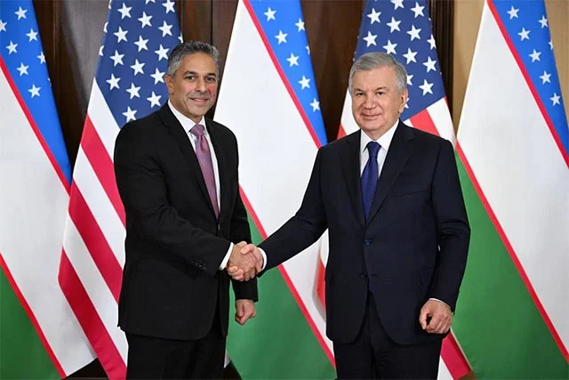 Mirziyoyev Meets GM Leadership to Discuss Expansion of Cooperation