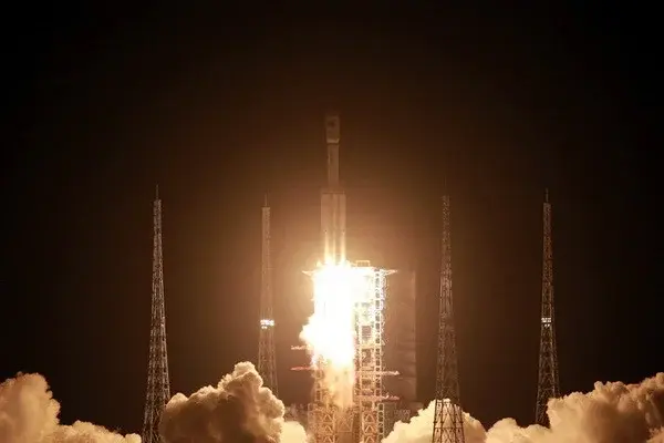 Китай успешно запустил грузовой космический корабль «Тяньчжоу-2»