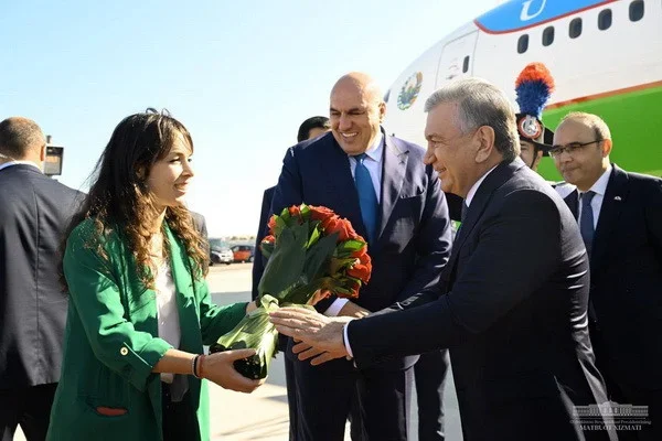 Президент Узбекистана прибыл в Италию