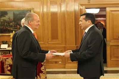 Uzbek Ambassador hands over credential to Spanish King