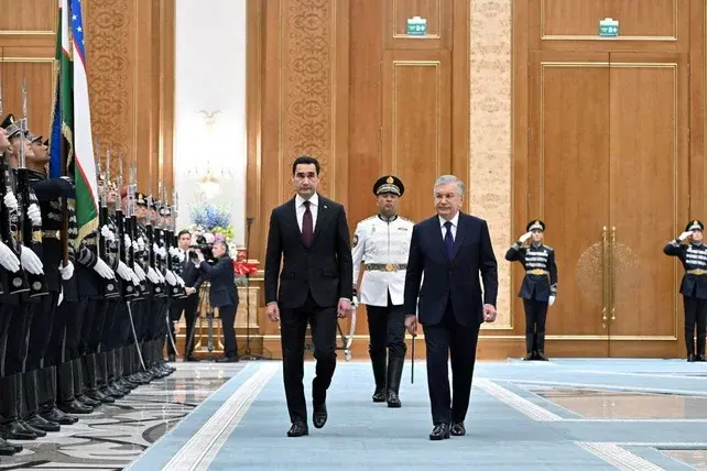 Туркманистон Президенти тантанали кутиб олинди