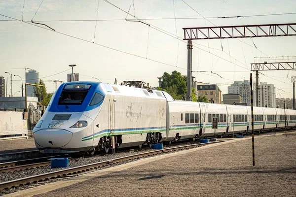 2025 yilning birinchi yarmida O‘zbekistonda poyezdlarda 5,3 milliondan ortiq yo‘lovchi tashildi
