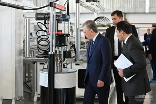 Shavkat Mirziyoyev reviews new project of joint venture