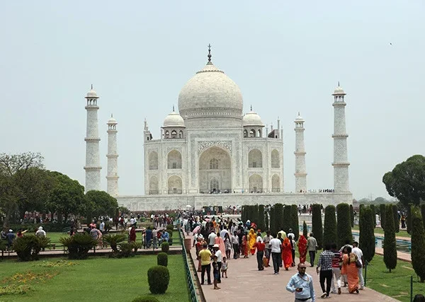 A group of journalists from Eurasian countries pay visit to India