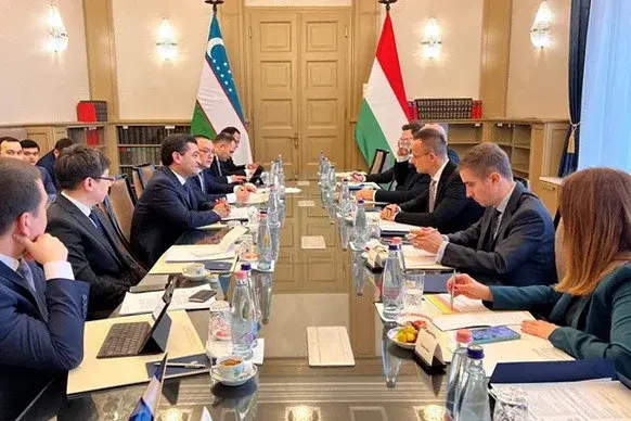 Глава МИД Узбекистана посетил Венгрию